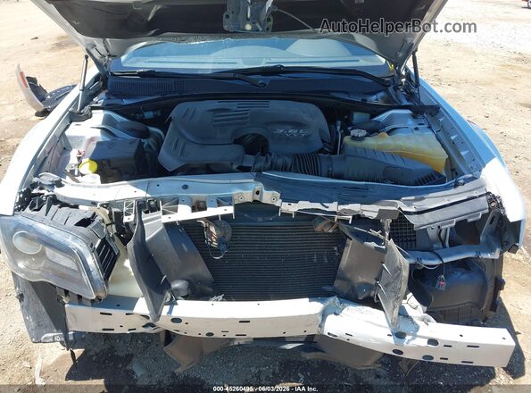 2C3CCAAG0LH239395 2020 CHRYSLER 300 Серебряный Вид сзади