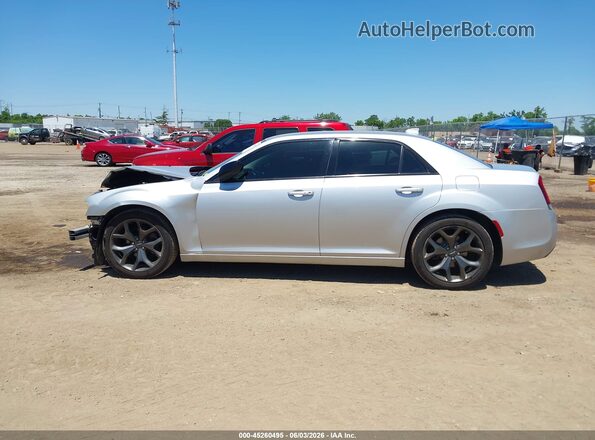2C3CCAAG0LH239395 2020 CHRYSLER 300 Серебряный 