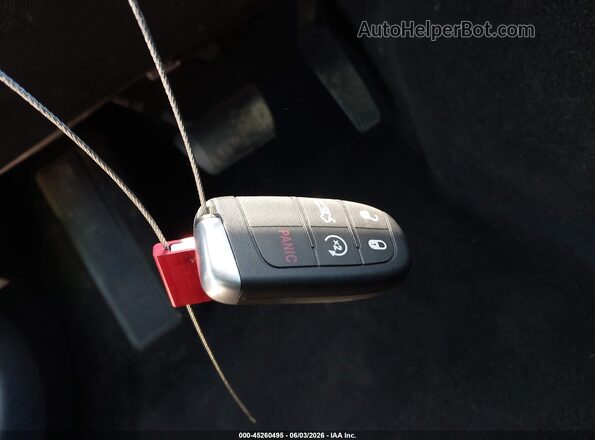 2C3CCAAG0LH239395 2020 CHRYSLER 300 Серебряный Вид панели приборов