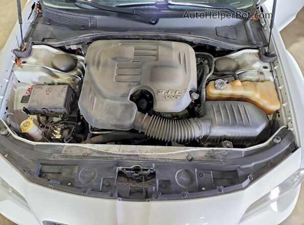 2C3CCAAG1GH211885 2016 CHRYSLER 300 White 
