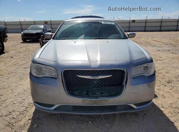2C3CCAAG2HH599601 2017 CHRYSLER 300 Silver Front view