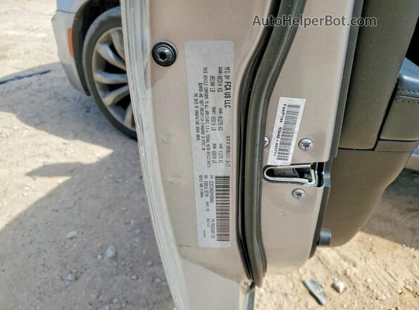 2C3CCAAG2HH599601 2017 CHRYSLER 300 Silver Engine compartment view
