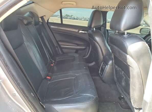 2C3CCAAG2HH599601 2017 CHRYSLER 300 Silver Rear seats view