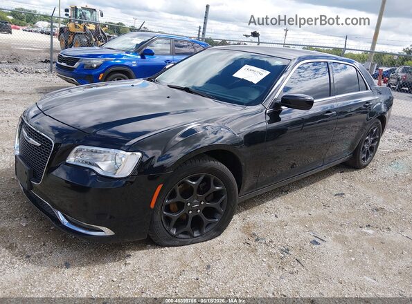 2C3CCAAG3JH281945 2018 CHRYSLER 300 Черный Передняя левая четверть
