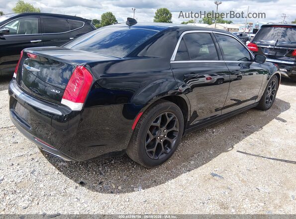 2C3CCAAG3JH281945 2018 CHRYSLER 300 Черный Задняя правая четверть