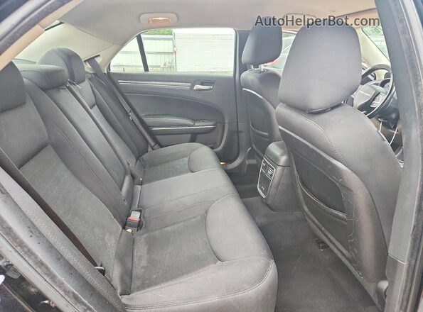 2C3CCAAG3KH601573 2019 CHRYSLER 300 Black Հետևի նստատեղերի տեսք