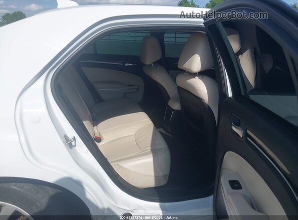 2C3CCAAG5GH212456 2016 CHRYSLER 300 White Widok naklejki z numerem VIN