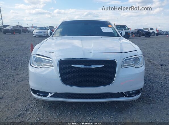 2C3CCAAG5GH212456 2016 CHRYSLER 300 White Widok zestawu wskaźników
