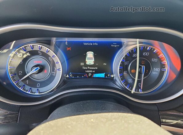 2C3CCAAG5HH506537 2017 CHRYSLER 300 Silver 