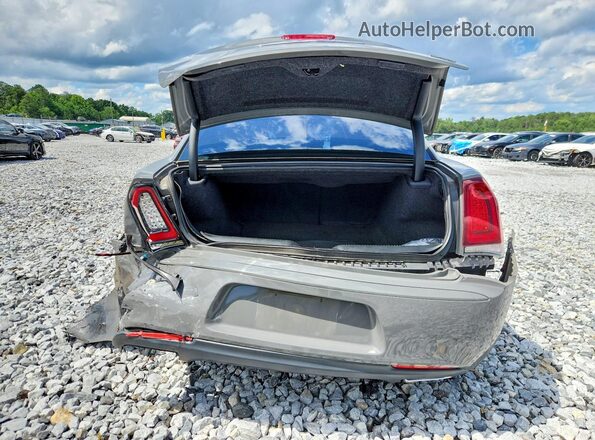 2C3CCAAG5JH283454 2018 CHRYSLER 300 Gray Rear view