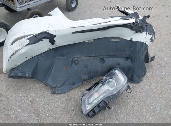 2C3CCAAG5LH160238 2020 CHRYSLER 300 White Vista del cuadro de instrumentos