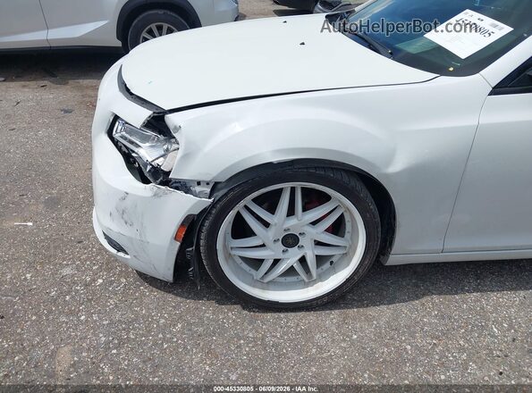 2C3CCAAG6HH662215 2017 CHRYSLER 300 White წინა ხედი