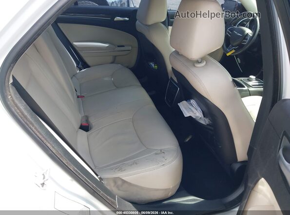 2C3CCAAG6HH662215 2017 CHRYSLER 300 White VIN კოდის სტიკერის ხედი