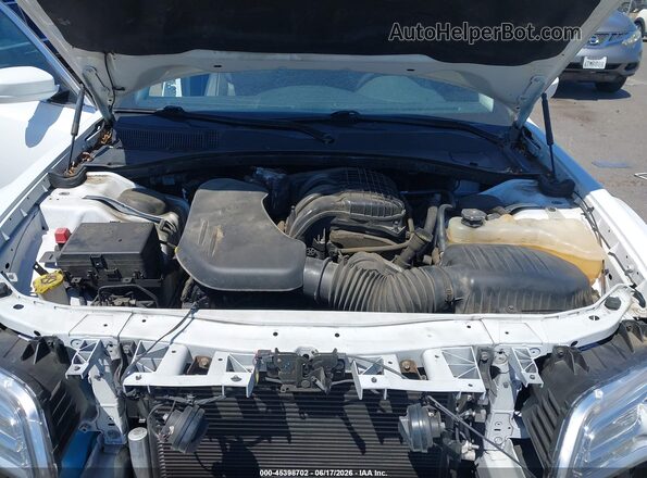 2C3CCAAG8JH117512 2018 CHRYSLER 300 White უკანა ხედი