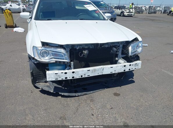 2C3CCAAG8JH117512 2018 CHRYSLER 300 White წინა ხედი