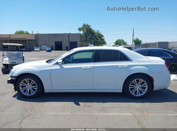 2C3CCAAG8JH117512 2018 CHRYSLER 300 White 