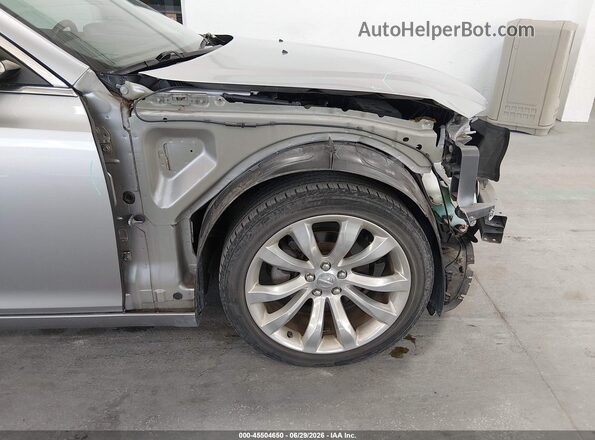 2C3CCAAG8JH280208 2018 CHRYSLER 300 Gray Front view