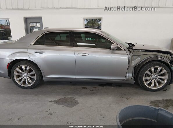 2C3CCAAG8JH280208 2018 CHRYSLER 300 Gray 360 interior view