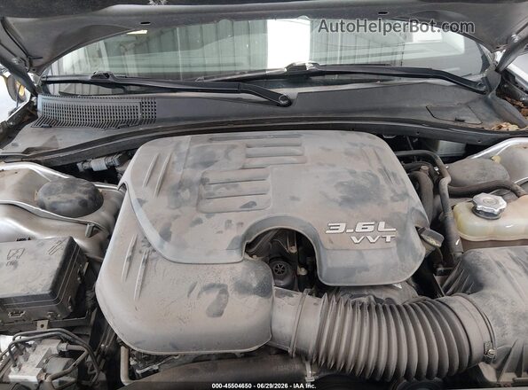 2C3CCAAG8JH280208 2018 CHRYSLER 300 Gray Rear view