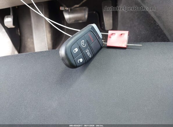 2C3CCAAG8KH676771 2019 CHRYSLER 300 Gray Vista del salpicadero