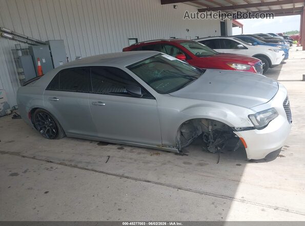 2C3CCAAG8KH746043 2019 CHRYSLER 300 Silver Vista interior trasera