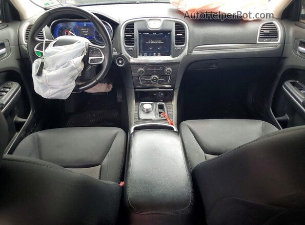 2C3CCAAG8LH123071 2020 CHRYSLER 300 Gray Vista del salpicadero