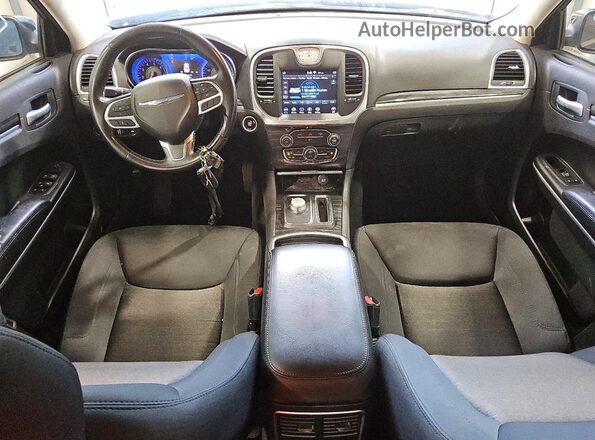 2C3CCAAG8LH158855 2020 CHRYSLER 300 Blue Vista del salpicadero
