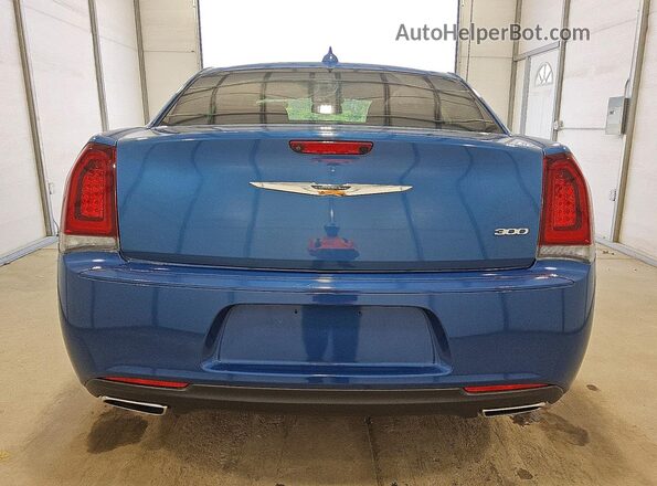 2C3CCAAG8LH158855 2020 CHRYSLER 300 Blue Vista trasera