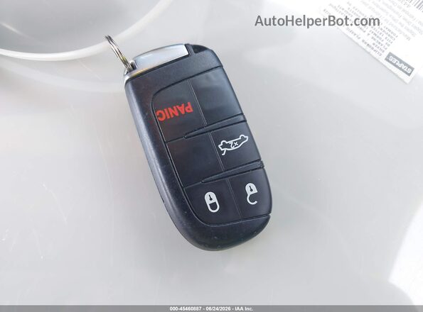 2C3CCAAG8PH613905 2023 CHRYSLER 300 Черный Вид панели приборов