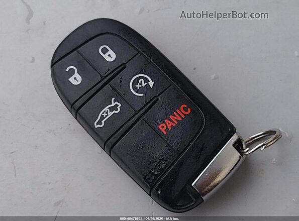 2C3CCAAG9JH232376 2018 CHRYSLER 300 Серый Вид панели приборов