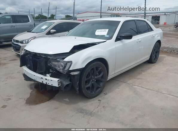 2C3CCAAG9PH577495 2023 CHRYSLER 300 White წინა მარცხენა ხედი სამი მეოთხედიდან