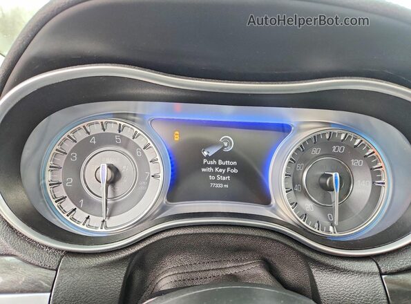 2C3CCAAGXJH201623 2018 CHRYSLER 300 Burgundy Vista del cuadro de instrumentos