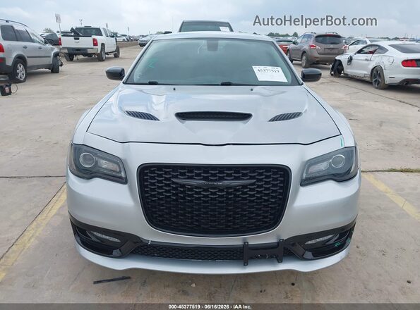 2C3CCAAGXPH585377 2023 CHRYSLER 300 Silver Вид задньої частини салону