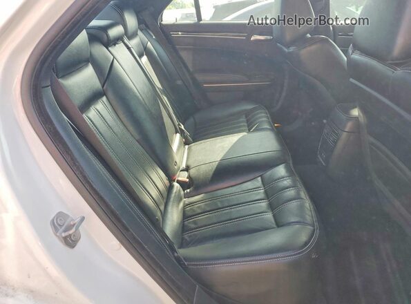 2C3CCABG0KH515345 2019 CHRYSLER 300 Белый Вид задних сидений