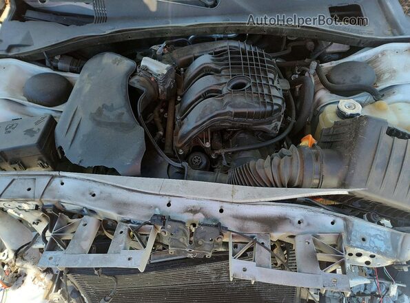 2C3CCABG0MH537509 2021 CHRYSLER 300 White Rear interior view