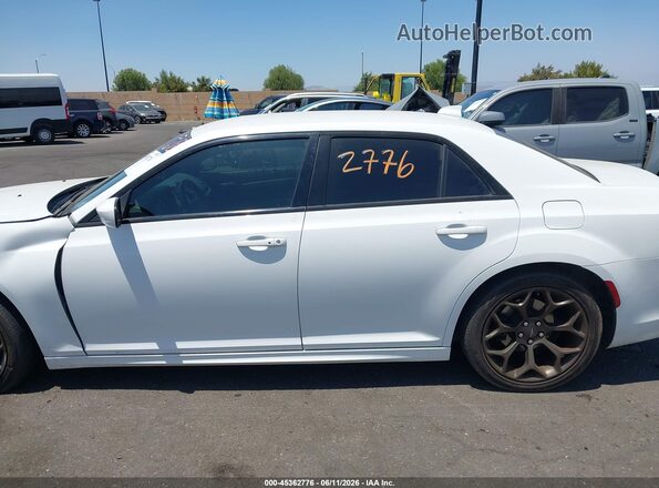 2C3CCABG1GH304422 2016 CHRYSLER 300 White 360 interior view