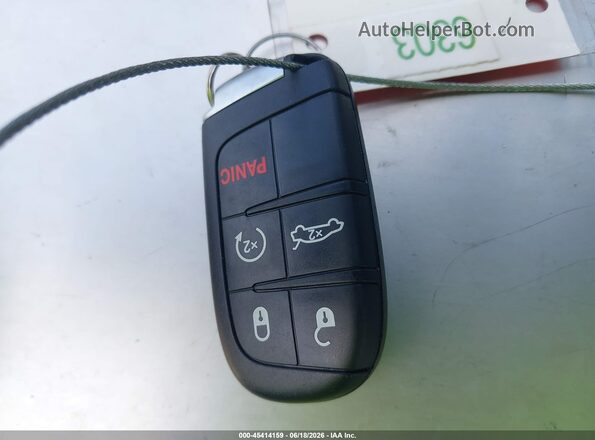 2C3CCABG1PH633363 2023 CHRYSLER 300 White Widok deski rozdzielczej