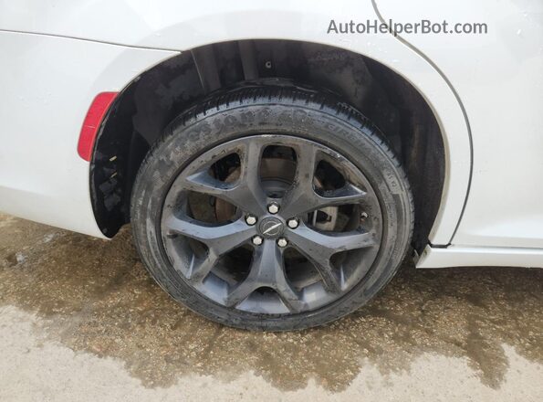 2C3CCABG2PH537712 2023 CHRYSLER 300 White 