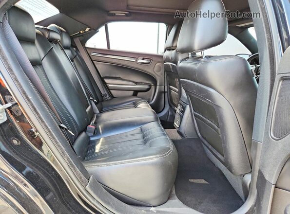 2C3CCABG3NH130897 2022 CHRYSLER 300 Черный Вид задних сидений