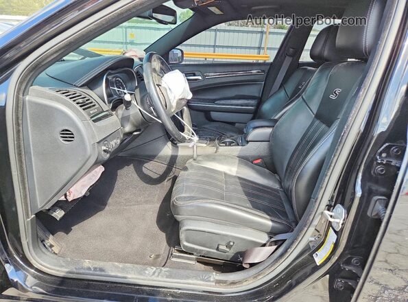2C3CCABG3NH130897 2022 CHRYSLER 300 Черный Вид салона спереди