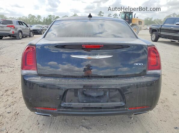 2C3CCABG6JH223911 2018 CHRYSLER 300 Black Հետևի տեսք