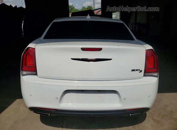 2C3CCABG6PH637148 2023 CHRYSLER 300 White Вид ззаду