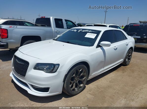 2C3CCABG8HH664675 2017 CHRYSLER 300 Белый Передняя левая четверть