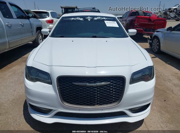 2C3CCABG8HH664675 2017 CHRYSLER 300 Белый Вид щитка приборов