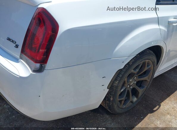 2C3CCABG8HH664675 2017 CHRYSLER 300 Белый Вид спереди
