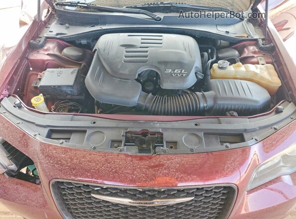 2C3CCABG8JH140996 2018 CHRYSLER 300 Burgundy Rear interior view