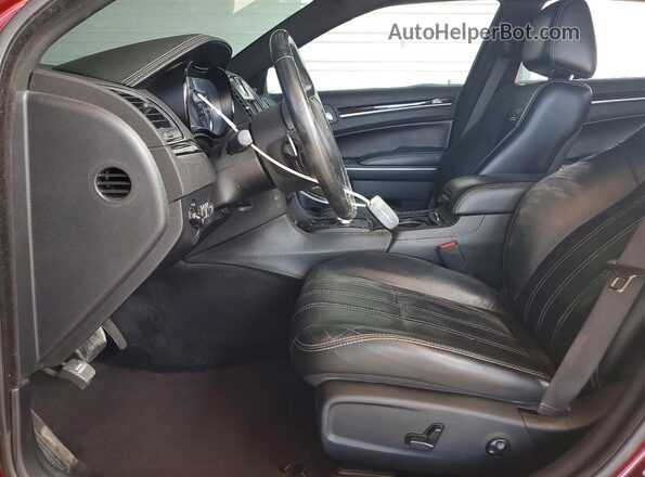 2C3CCABG8JH140996 2018 CHRYSLER 300 Burgundy Front interior view