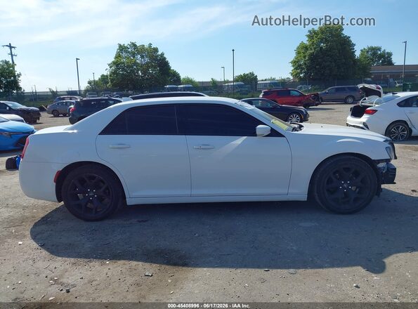 2C3CCABG8MH525639 2021 CHRYSLER 300 White Вид задньої частини салону