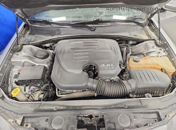 2C3CCABGXGH324863 2016 CHRYSLER 300 Silver Rear interior view
