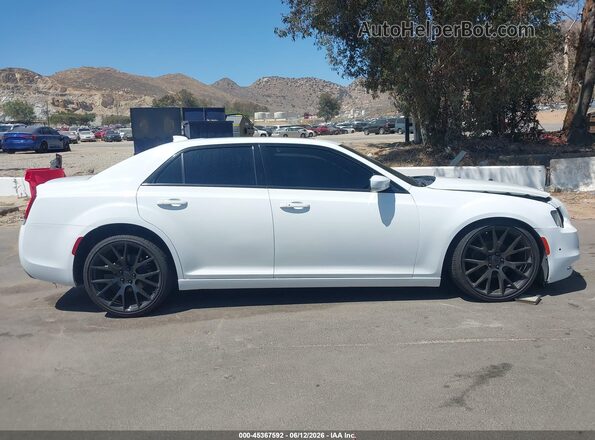 2C3CCABGXMH541230 2021 CHRYSLER 300 Белый Вид задней части салона